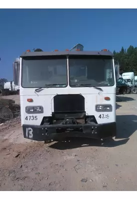 PETERBILT 320 CAB