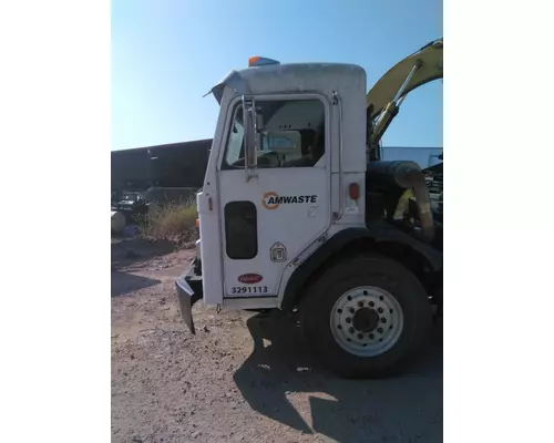 PETERBILT 320 CAB