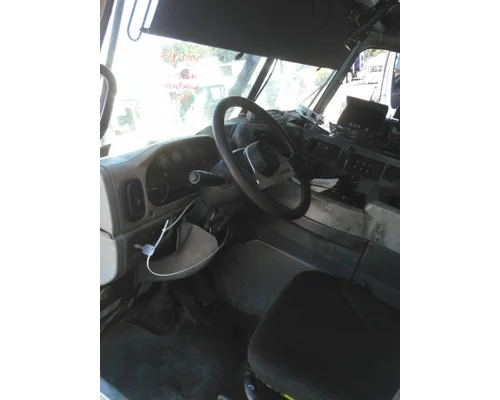 PETERBILT 320 CAB