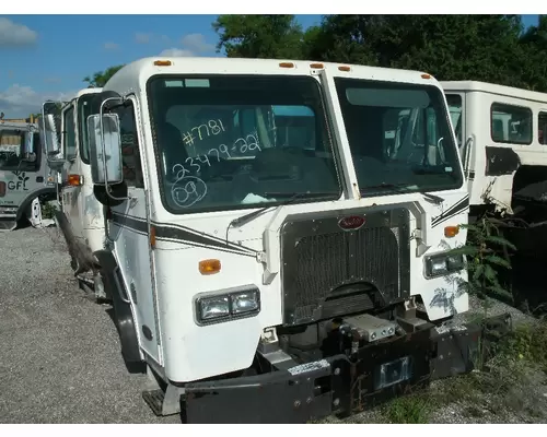 PETERBILT 320 Cab Clip