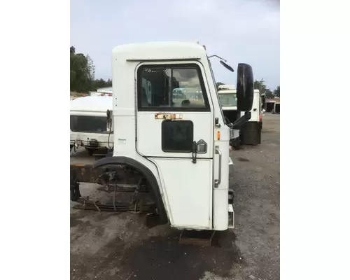 PETERBILT 320 Cab