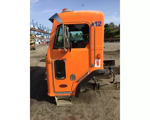 PETERBILT 320 Cab