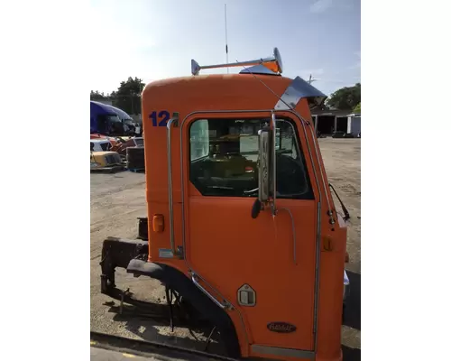 PETERBILT 320 Cab