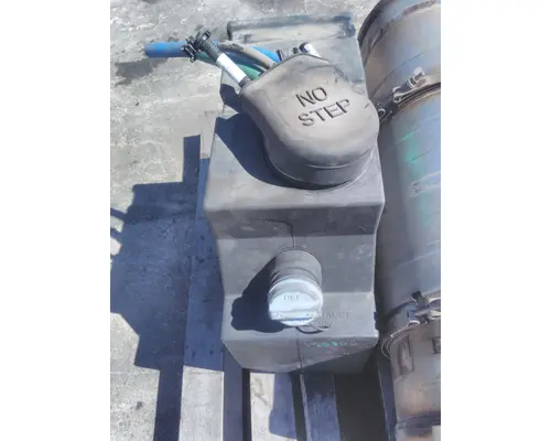 PETERBILT 320 DEF TANK