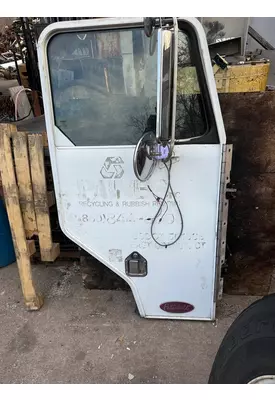 PETERBILT 320 Door Assembly, Front