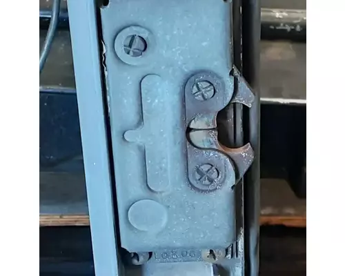 PETERBILT 320 Door Assembly, Front