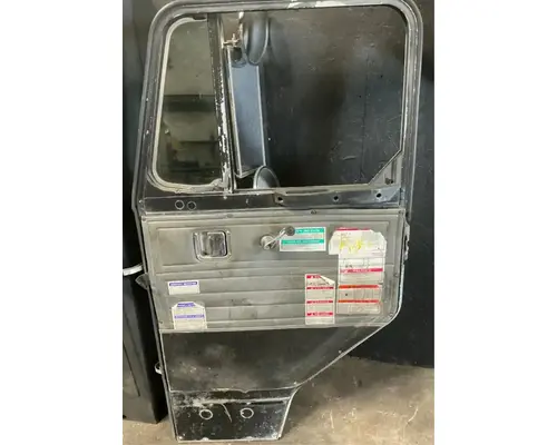 PETERBILT 320 Door Assembly, Front