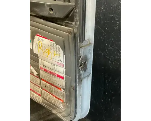 PETERBILT 320 Door Assembly, Front