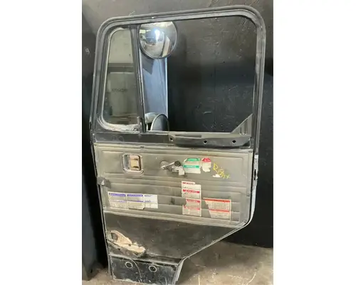 PETERBILT 320 Door Assembly, Front
