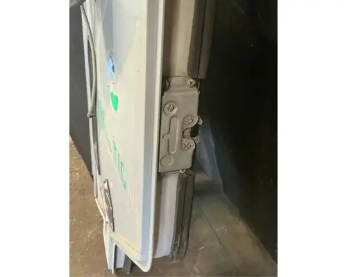 PETERBILT 320 Door Assembly, Front