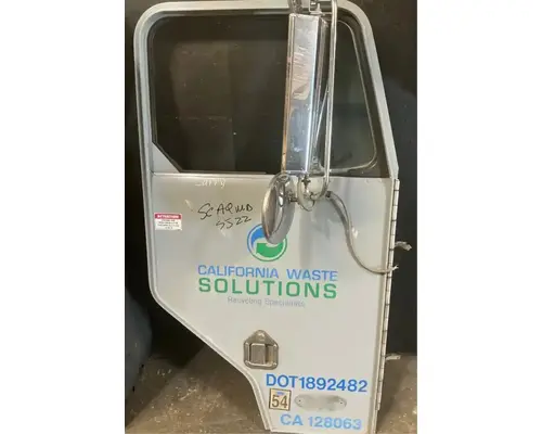 PETERBILT 320 Door Assembly, Front