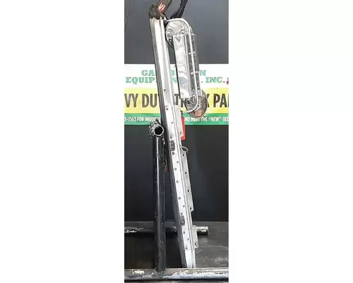 PETERBILT 320 Door Assembly, Front