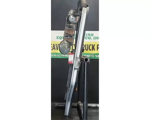 PETERBILT 320 Door Assembly, Front