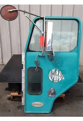 PETERBILT 320 Door Assembly, Front