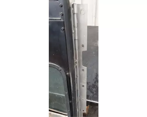 PETERBILT 320 Door Assembly, Front