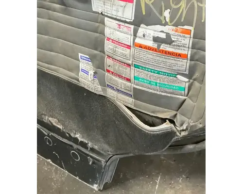 PETERBILT 320 Door Assembly, Front