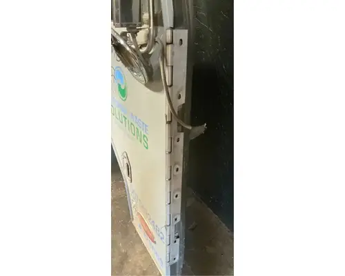 PETERBILT 320 Door Assembly, Front