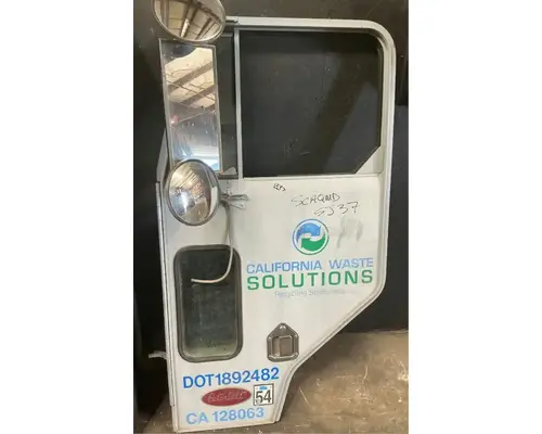 PETERBILT 320 Door Assembly, Front