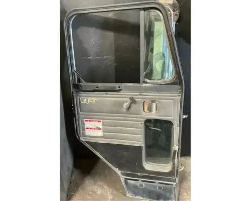 PETERBILT 320 Door Assembly, Front