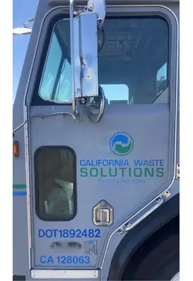 PETERBILT 320 Door Assembly, Front