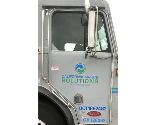 PETERBILT 320 Door Assembly, Front