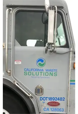 PETERBILT 320 Door Assembly, Front