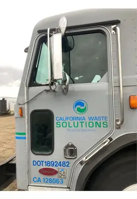 PETERBILT 320 Door Assembly, Front