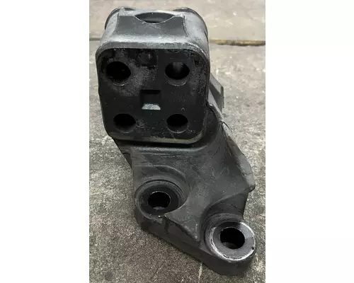 PETERBILT 320 Engine Mounts