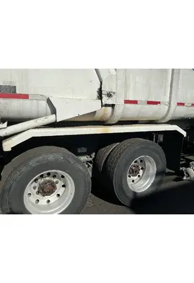 PETERBILT 320 Fender