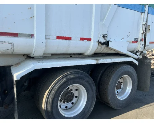 PETERBILT 320 Fender