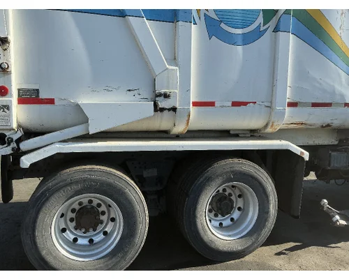 PETERBILT 320 Fender