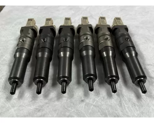 PETERBILT 320 Fuel Injector