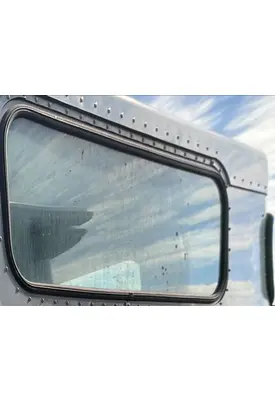 PETERBILT 320 GLASS, BACK