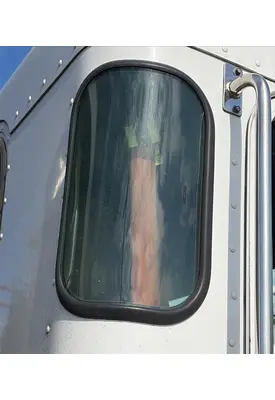 PETERBILT 320 GLASS, BACK