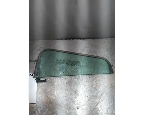 PETERBILT 320 GLASS, DOOR VENT, FRONT