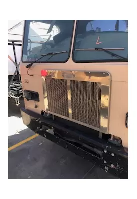 PETERBILT 320 Grille