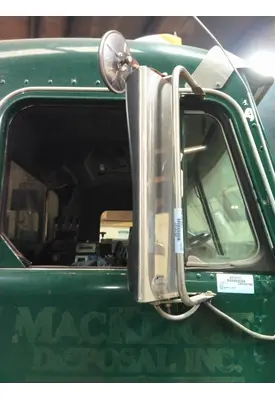 PETERBILT 320 MIRROR ASSEMBLY CAB/DOOR
