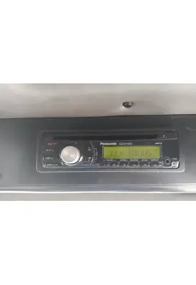 PETERBILT 320 RADIO AM/FM/BLUETOOTH