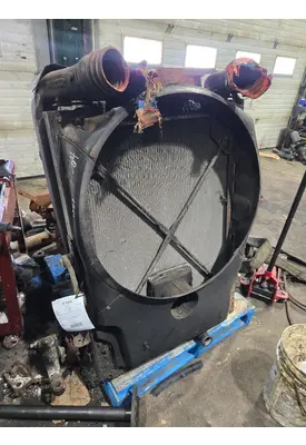 PETERBILT 320 Radiator