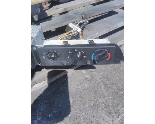 PETERBILT 320 TEMPERATURE CONTROL