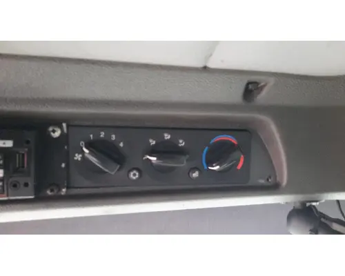 PETERBILT 320 TEMPERATURE CONTROL