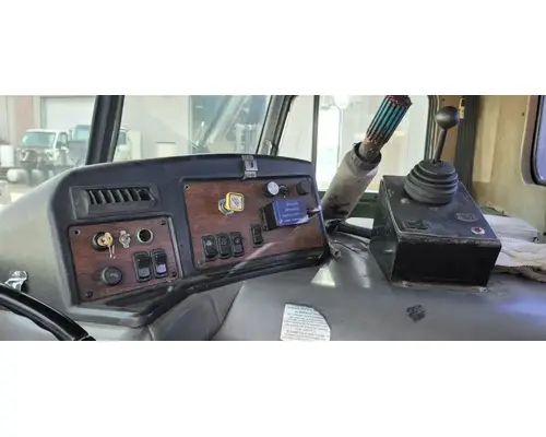 PETERBILT 320 Vehicle For Sale