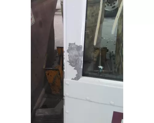 PETERBILT 330 1995-2005 DOOR ASSEMBLY, FRONT
