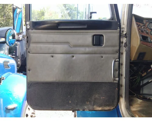 PETERBILT 330 1995-2005 DOOR ASSEMBLY, FRONT