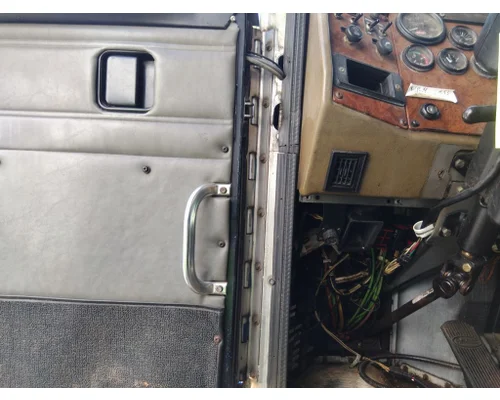 PETERBILT 330 1995-2005 DOOR ASSEMBLY, FRONT