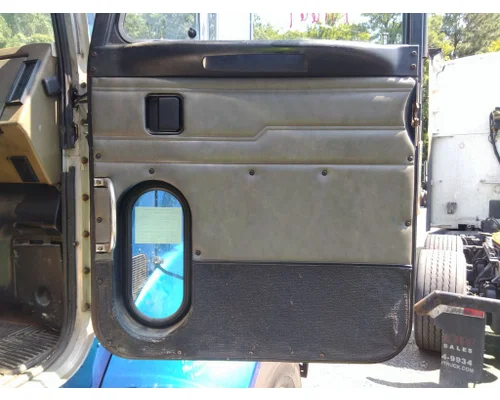 PETERBILT 330 1995-2005 DOOR ASSEMBLY, FRONT
