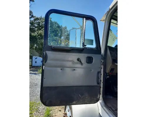 PETERBILT 330 1995-2005 DOOR ASSEMBLY, FRONT