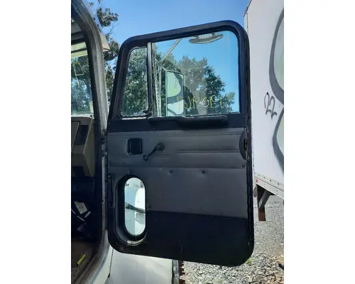 PETERBILT 330 1995-2005 DOOR ASSEMBLY, FRONT