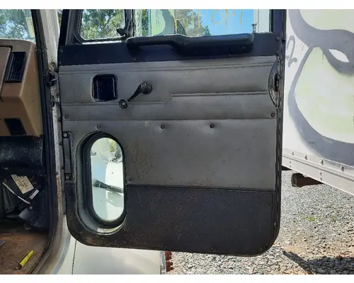PETERBILT 330 1995-2005 DOOR ASSEMBLY, FRONT