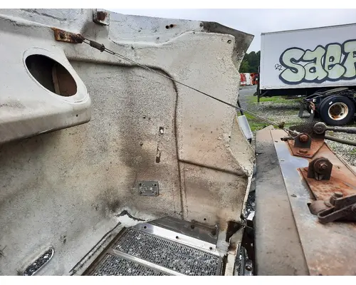 PETERBILT 330 1995-2005 HOOD